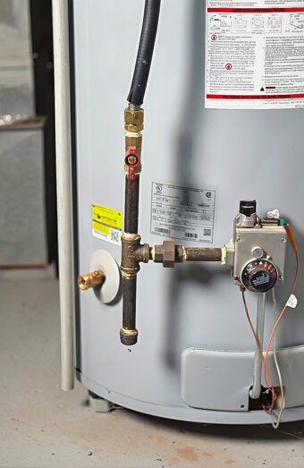 https://warwickhotwater.com.au/uploads/2025/06/gas-hot-water-system-65811.jpg