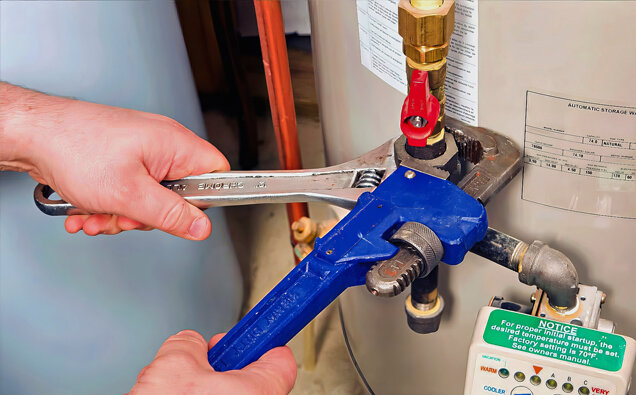 https://warwickhotwater.com.au/uploads/2025/06/hot-water-servicing-75260.jpg
